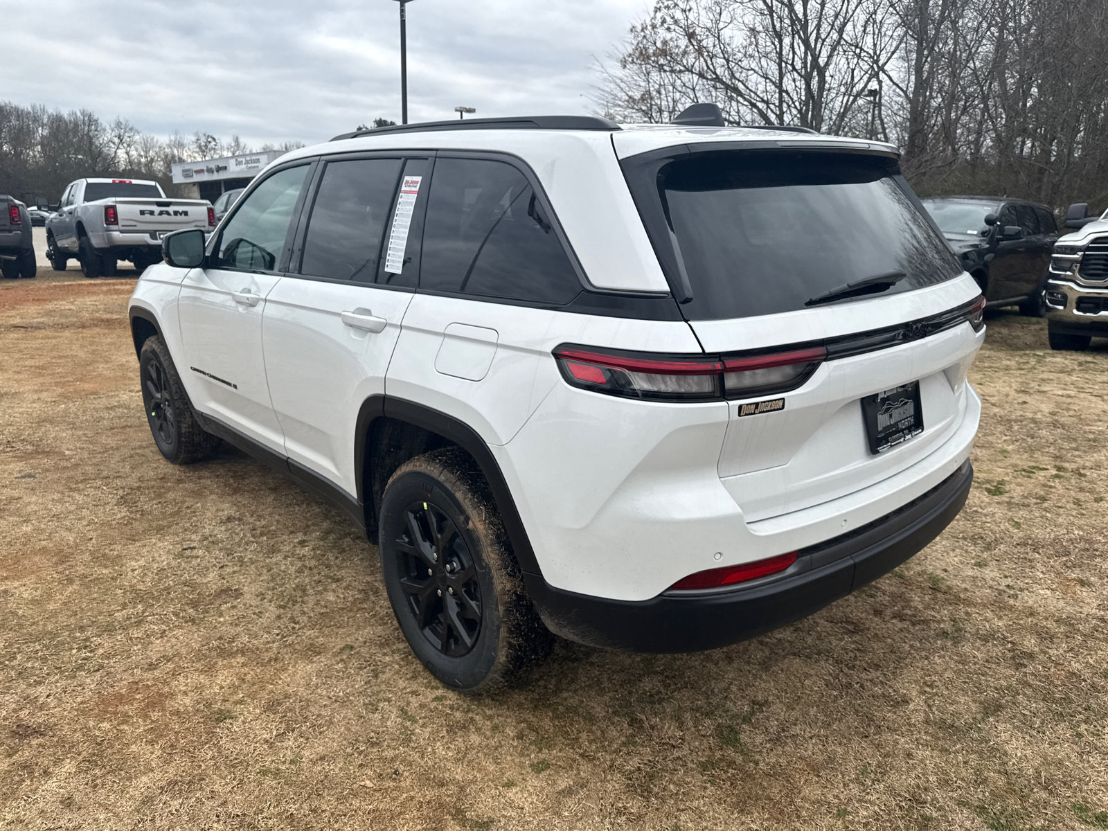 New 2026 Jeep Grand Cherokee Altitude RWD image 7