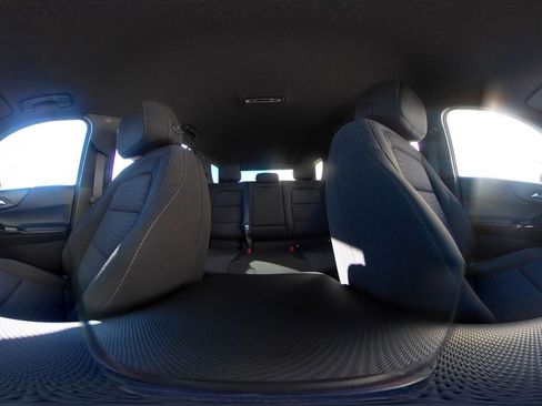 Used 2025 Chevrolet Equinox LT image 42