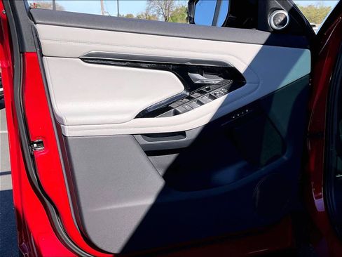 Used 2020 Land Rover Range Rover Evoque SE image 24