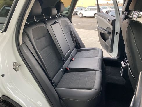 Used 2022 Volkswagen Taos SE w/ Panoramic Sunroof Package image 18