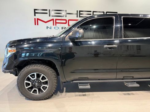 Used 2018 Toyota Tundra SR5 w/ TRD Off Road Package AWD/4WD image 5