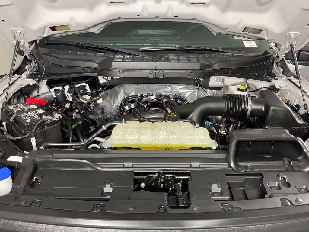 Used 2025 Ford F150 STX w/ Equipment Group 201A FX4 AWD/4WD image 9