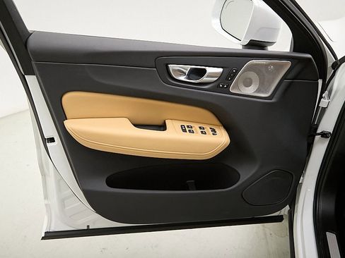 Certified 2023 Volvo XC60 B5 Ultimate w/ Climate Package image 11