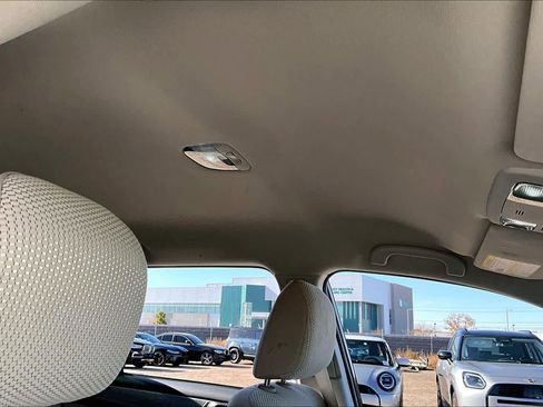 Used 2018 Subaru Outback 2.5i Premium image 7