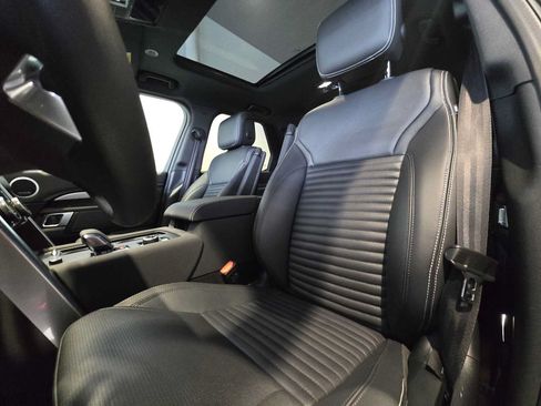 Used 2025 Land Rover Discovery Dynamic SE AWD/4WD image 5
