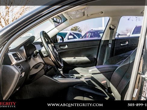 Used 2019 Kia Optima S image 14