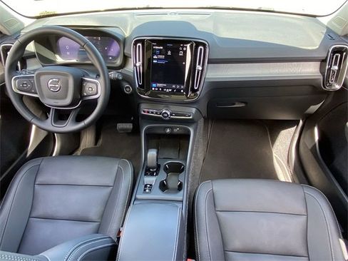 New 2025 Volvo XC40 B5 Core w/ Protection Package Premier image 16