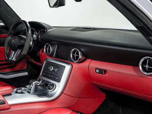 Used 2011 Mercedes-Benz SLS AMG Coupe image 27