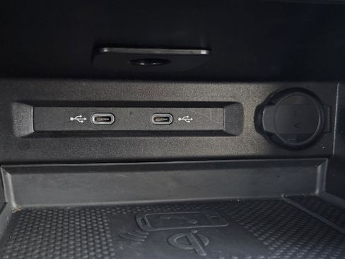 Used 2024 Volkswagen Tiguan SE image 21