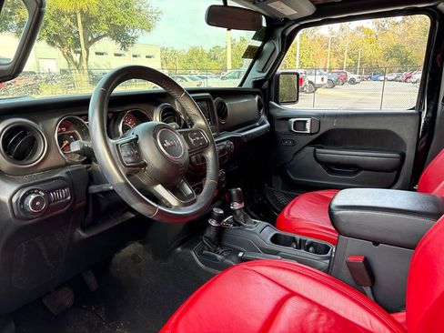 Used 2022 Jeep Wrangler Sport S image 6