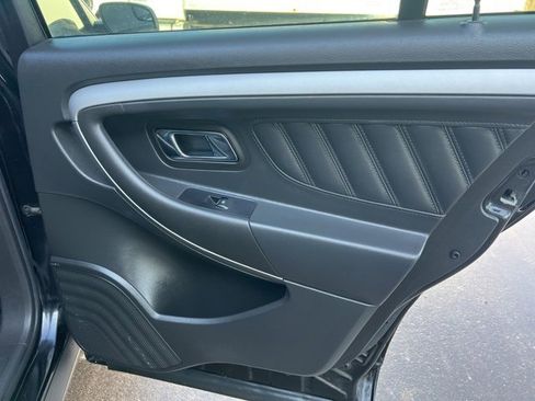 Used 2017 Ford Taurus SEL w/ Equipment Group 201A image 13