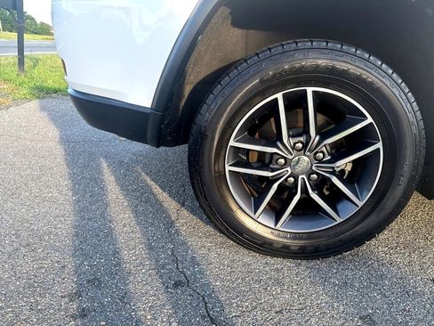 Used 2018 Jeep Grand Cherokee Limited image 32