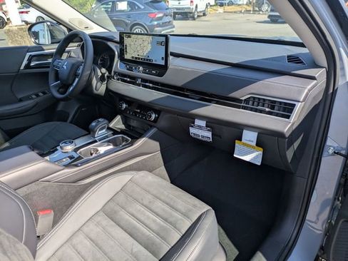 New 2025 Mitsubishi Outlander Trail Edition image 37
