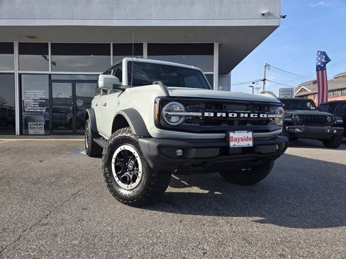 Used 2022 Ford Bronco Outer Banks w/ Sasquatch Package image 3