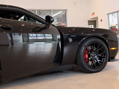 Used 2015 Dodge Challenger SRT Hellcat image 18