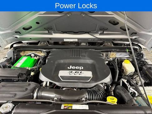 Used 2013 Jeep Wrangler Sport AWD/4WD image 15