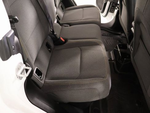 Used 2024 Jeep Gladiator Sport image 13