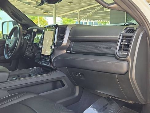 Used 2024 RAM 2500 Limited AWD/4WD image 30