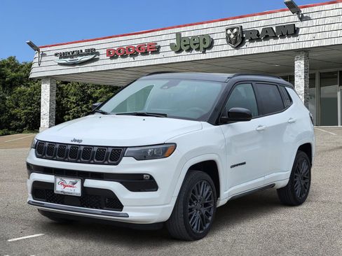 Used 2024 Jeep Compass Limited w/ High Altitude Package AWD/4WD image 2