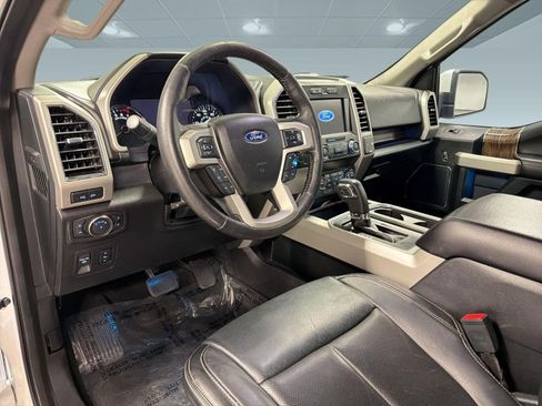 Used 2019 Ford F150 Lariat w/ Equipment Group 501A Mid AWD/4WD image 3