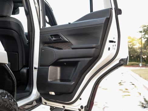 Used 2025 Lexus GX 550 image 64