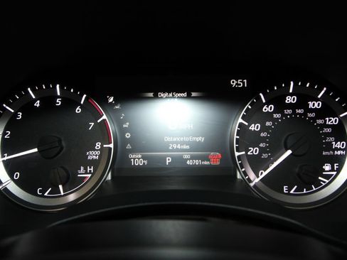 Used 2025 Toyota Highlander XLE AWD/4WD image 10