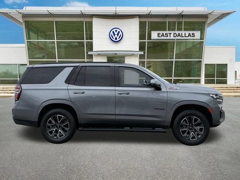 Used 2021 Chevrolet Tahoe Z71 w/ Luxury Package AWD/4WD image 2