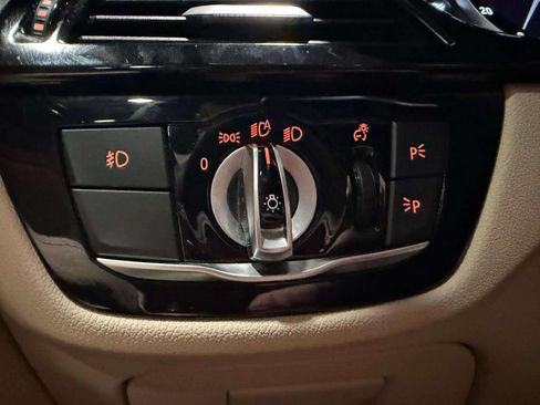 Used 2019 BMW 530i xDrive AWD/4WD image 42