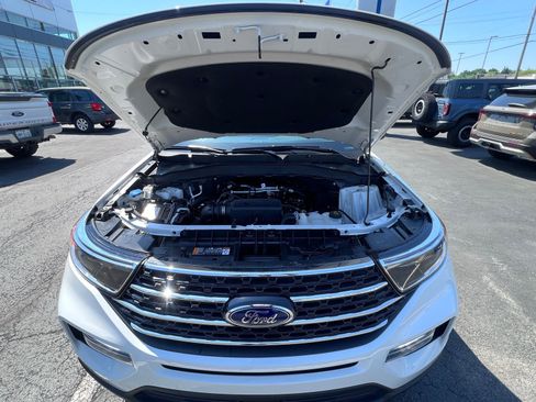 Used 2023 Ford Explorer XLT w/ Equipment Group 202A AWD/4WD image 3