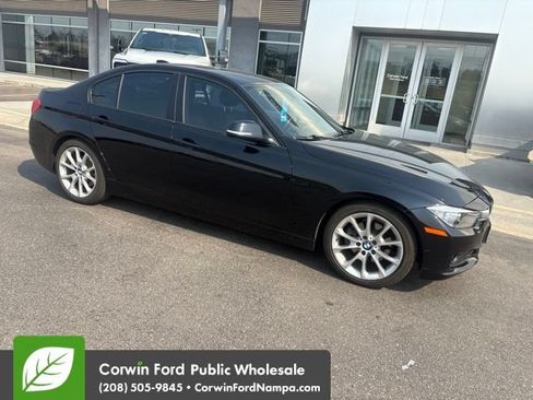 Used 2014 BMW 320i Sedan RWD image 4