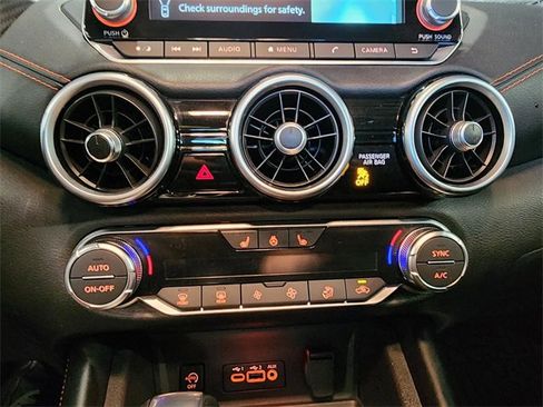 Used 2024 Nissan Sentra SR w/ SR Premium Package image 18