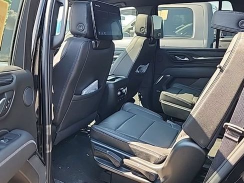 Used 2023 GMC Yukon Denali w/ Denali Reserve Package AWD/4WD image 9