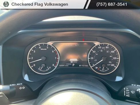 Used 2024 Nissan Rogue SV FWD image 33