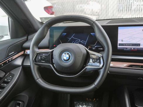 Used 2024 BMW i5 eDrive40i w/ M Sport Package RWD image 12