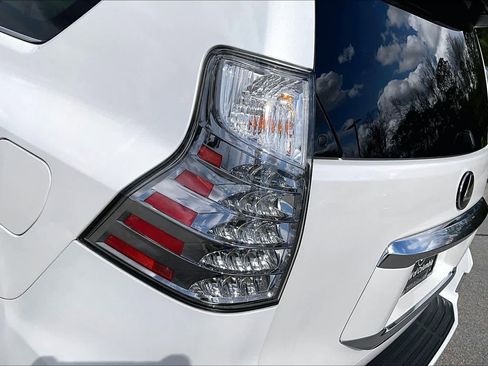 Used 2023 Lexus GX 460 Premium w/ Premium Package AWD/4WD image 46
