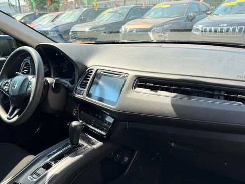 Used 2018 Honda HR-V EX image 16
