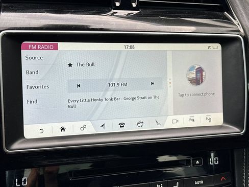 Used 2017 Jaguar F-PACE S AWD/4WD image 19