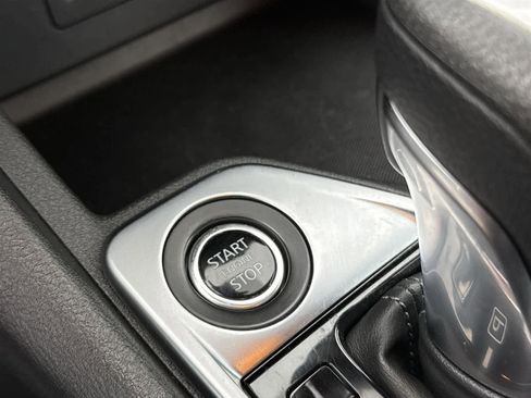 Used 2022 Nissan Sentra SV image 32