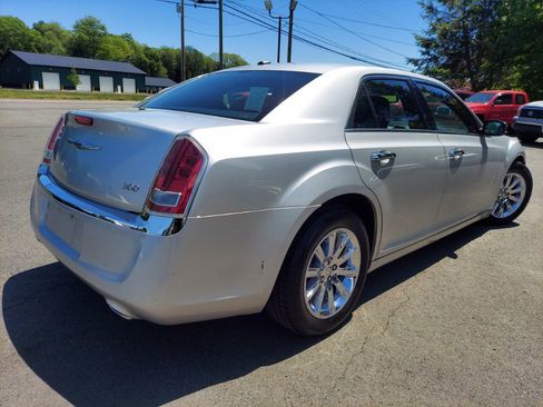 Used 2012 Chrysler 300 Limited RWD image 4