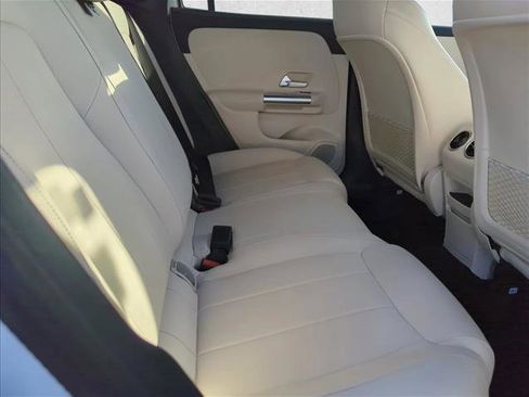 Used 2025 Mercedes-Benz GLA 250 image 24