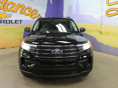 Used 2023 Ford Explorer XLT w/ Class IV Trailer Tow Package AWD/4WD image 6
