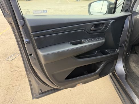 Used 2023 Honda Odyssey EX-L image 8