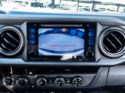 Used 2018 Toyota Tacoma TRD Off-Road w/ Technology Package image 24