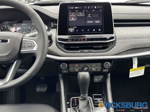 New 2026 Jeep Compass Latitude image 7