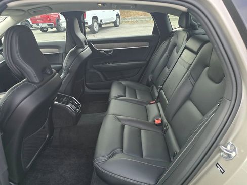 Used 2021 Volvo S90 T6 Inscription image 11