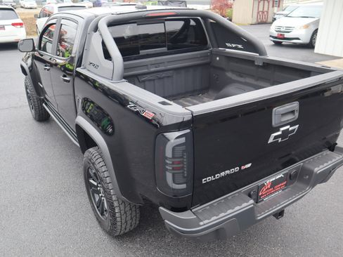 Used 2018 Chevrolet Colorado ZR2 w/ ZR2 Midnight Special Edition image 15