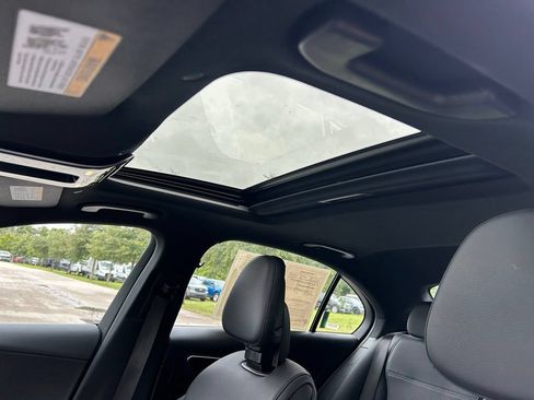 Used 2025 Mercedes-Benz C 300 Sedan image 17
