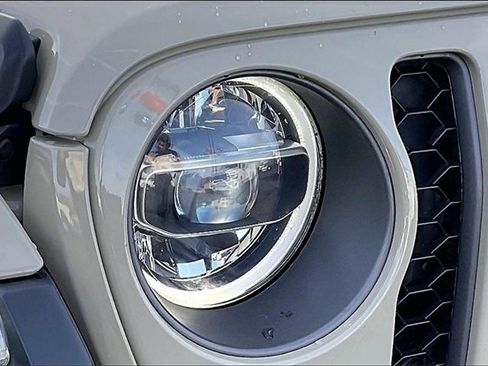 Used 2022 Jeep Gladiator Rubicon w/ LED Lighting Group image 31