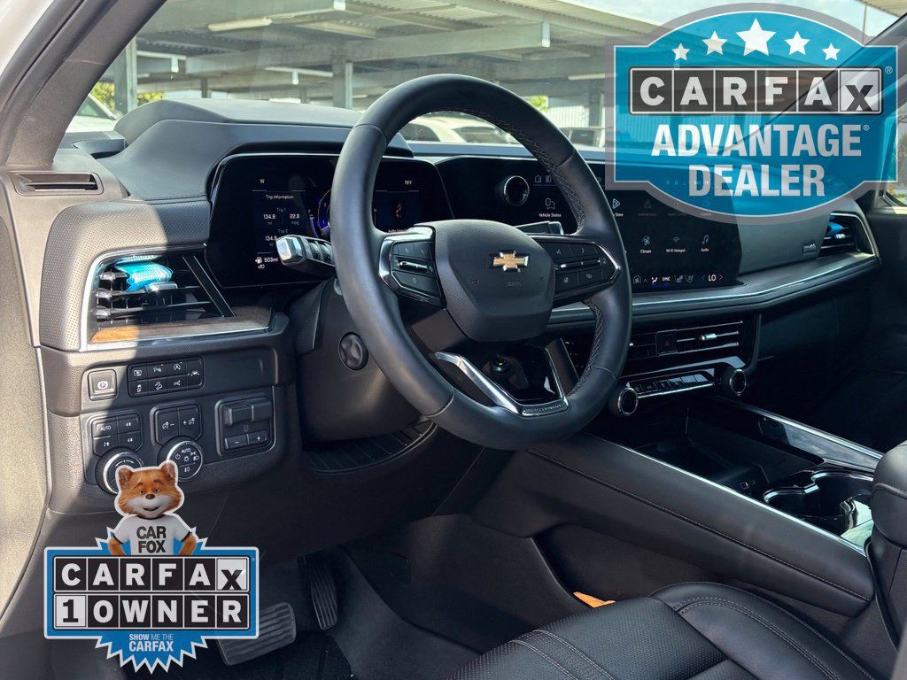 Used 2025 Chevrolet Suburban High Country AWD/4WD image 5