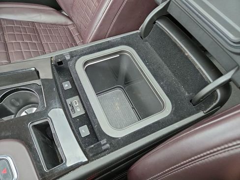 Used 2021 Cadillac Escalade Premium Luxury Platinum AWD/4WD image 26